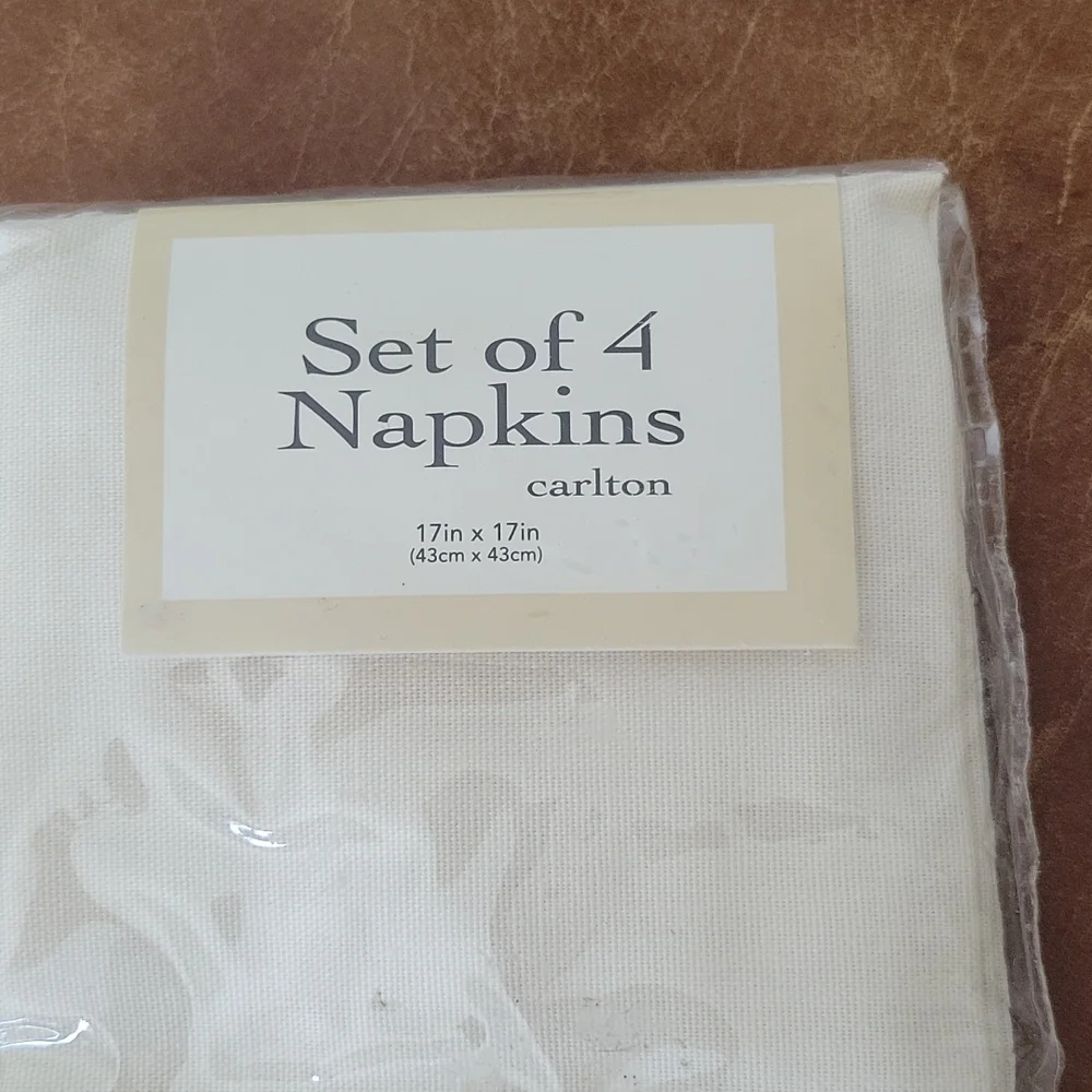 NWT Bed Bath & Beyond Buffet Napkins‎